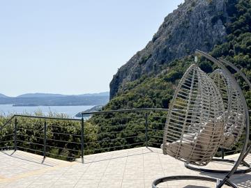 8-08292025_152827465