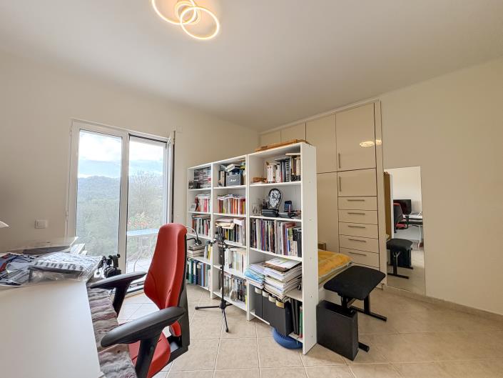 Image No.32-3 Bed House for sale