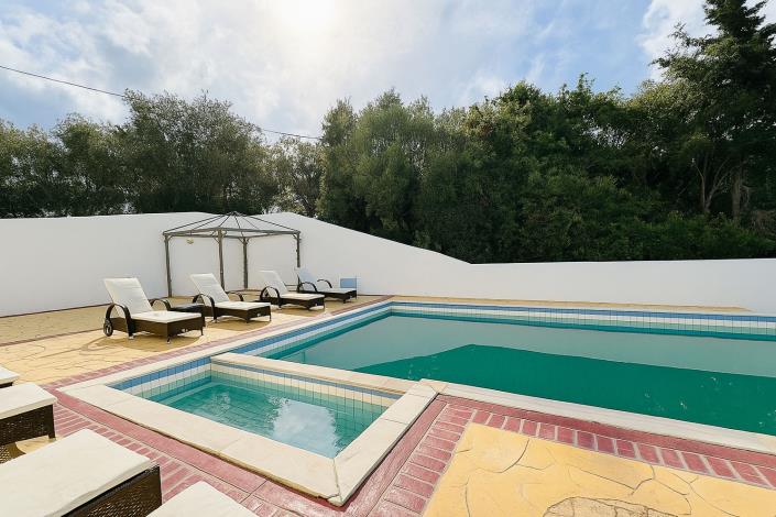 Image No.4-Villa de 4 chambres à vendre à Mesoggi