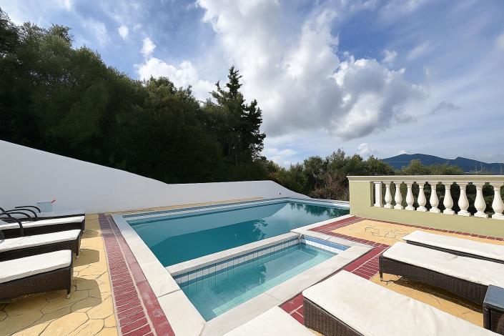 Image No.5-Villa de 4 chambres à vendre à Mesoggi