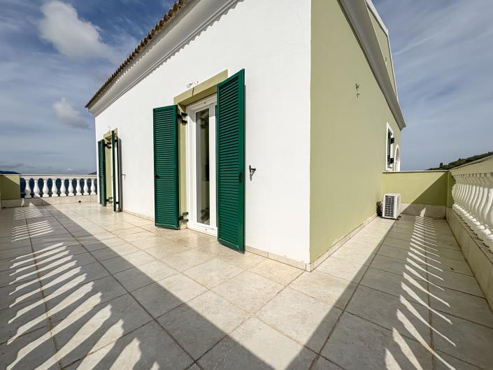 Image No.12-Villa de 4 chambres à vendre à Mesoggi