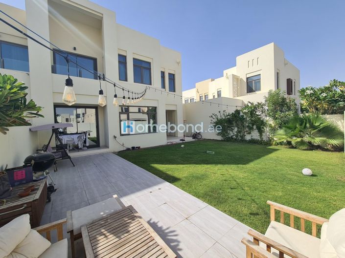 Image No.2-4 Bed Villa for sale