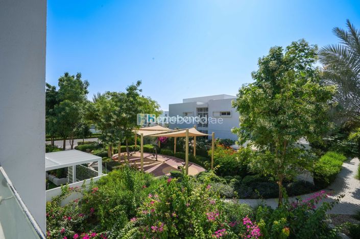 Image No.14-3 Bed Townhouse for sale