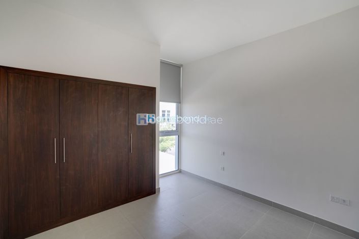 Image No.17-3 Bed Townhouse for sale