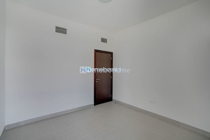 Image No.18-3 Bed Townhouse for sale