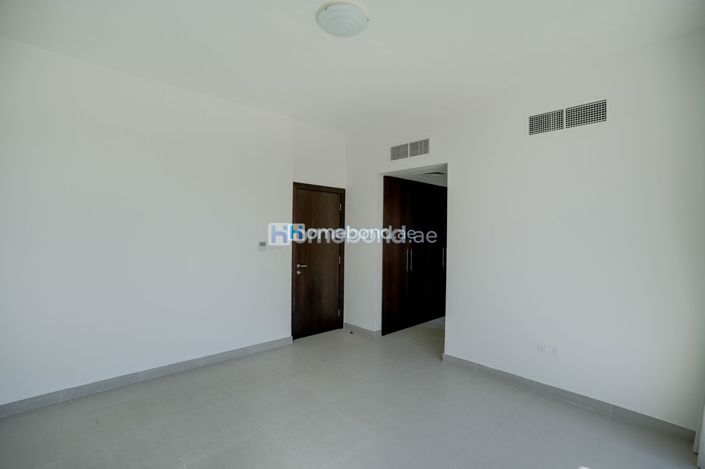 Image No.20-3 Bed Townhouse for sale