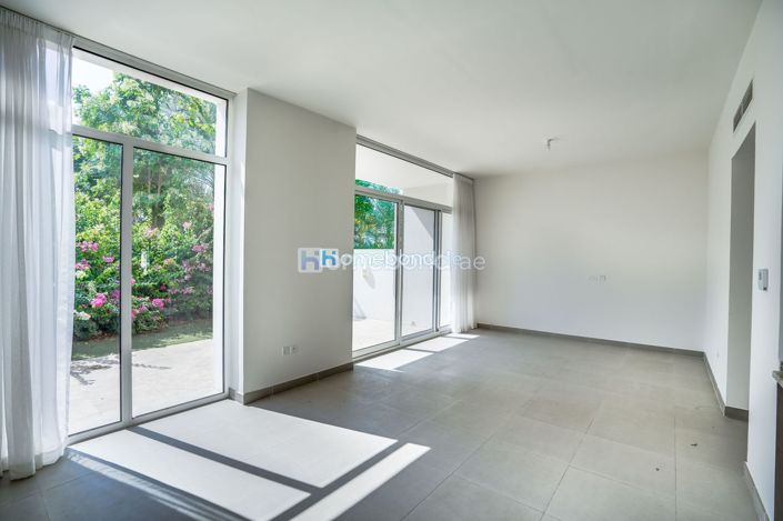 Image No.8-3 Bed Townhouse for sale