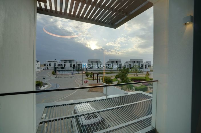 Image No.3-4 Bed Villa for sale