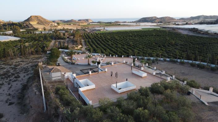 Image No.3-8 Bed Chalet for sale