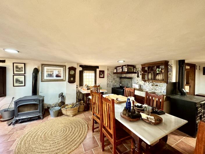 Image No.7-8 Bed Chalet for sale