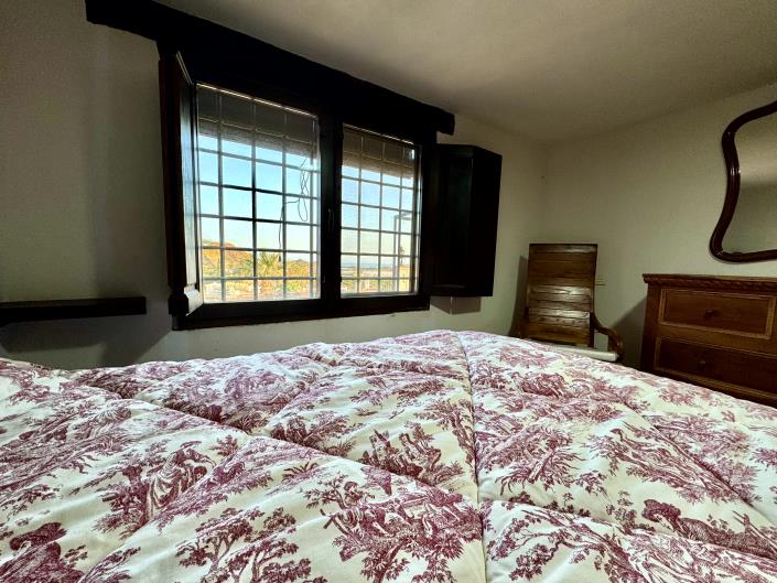 Image No.9-8 Bed Chalet for sale