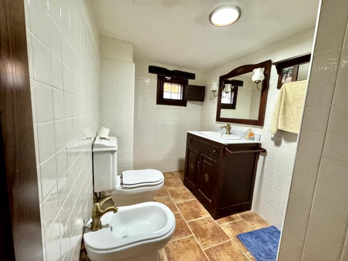 Image No.18-8 Bed Chalet for sale