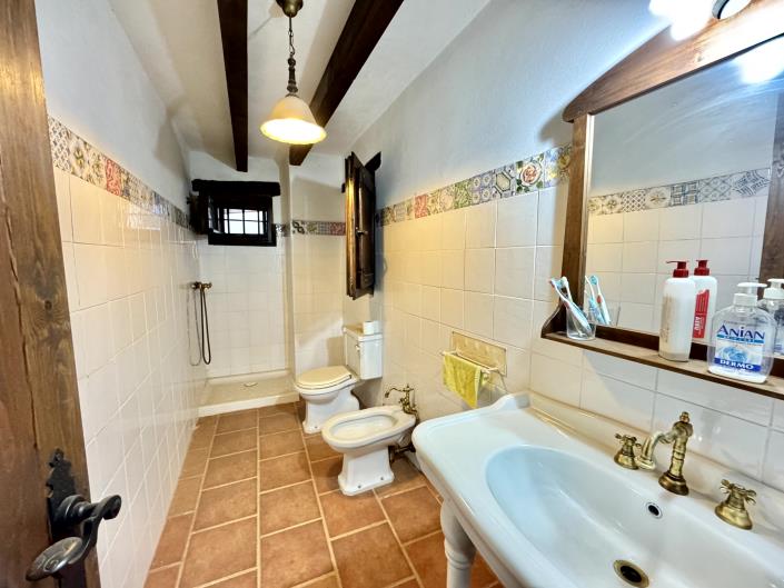 Image No.45-8 Bed Chalet for sale