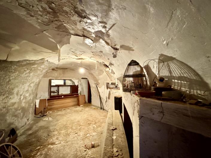 Image No.61-8 Bed Chalet for sale