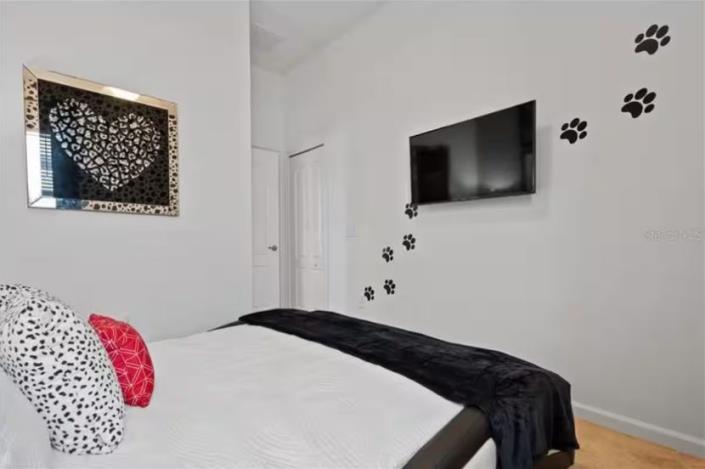 Image No.19-12 Bed House for sale