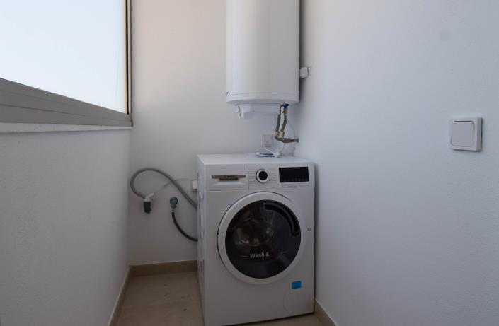 Image No.19-3 Bed Property for sale