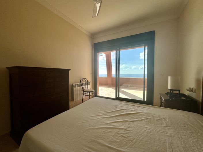 Image No.20-2 Bed Apartment for sale