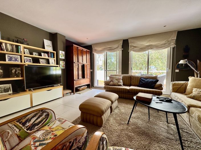 Image No.3-2 Bed Property for sale