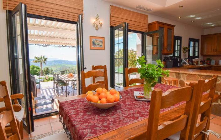 Image No.13-5 Bed Property for sale