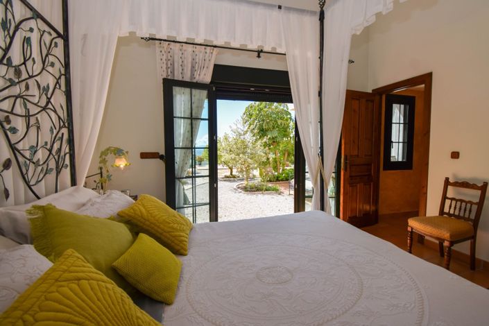 Image No.16-5 Bed Property for sale