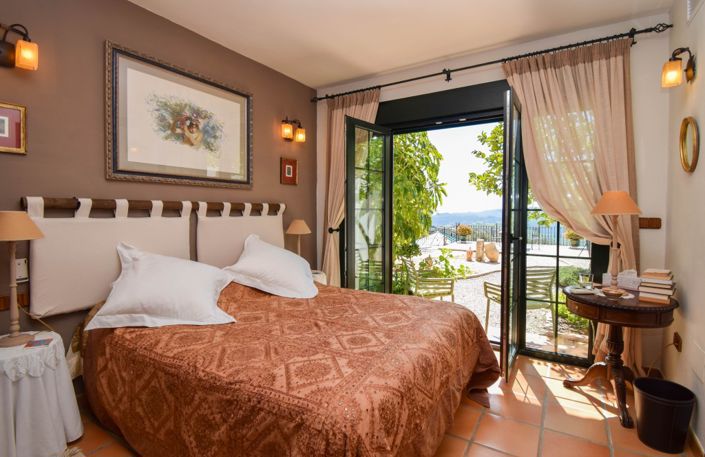 Image No.21-5 Bed Property for sale