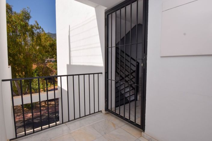 Image No.24-2 Bed Property for sale