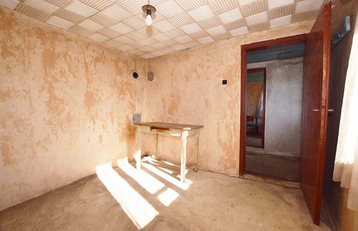 Image No.30-2 Bed House for sale