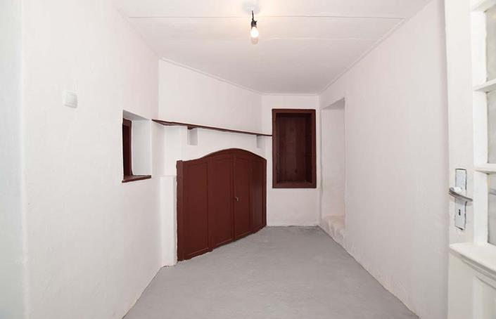 Image No.11-2 Bed House for sale