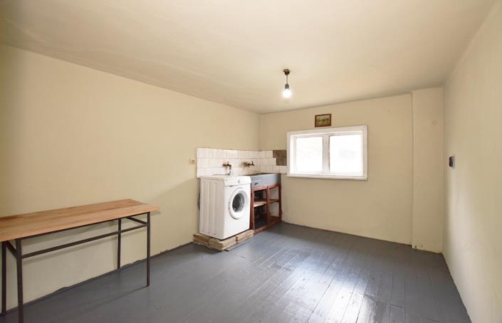 Image No.28-2 Bed House for sale