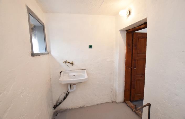 Image No.35-2 Bed House for sale