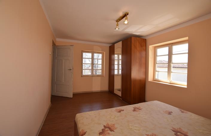 Image No.25-2 Bed House for sale