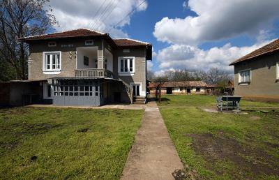 Pay-Monthly--Bulgaria--Karaisen--School-House-5