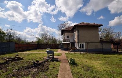 Pay-Monthly--Bulgaria--Karaisen--School-House-8