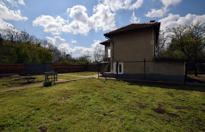 Pay-Monthly--Bulgaria--Karaisen--School-House-9