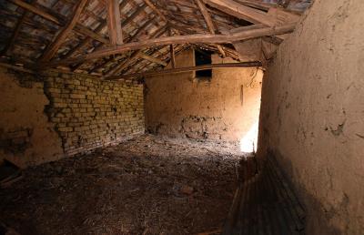 Pay-Monthly--Bulgaria--Karaisen--School-House-12