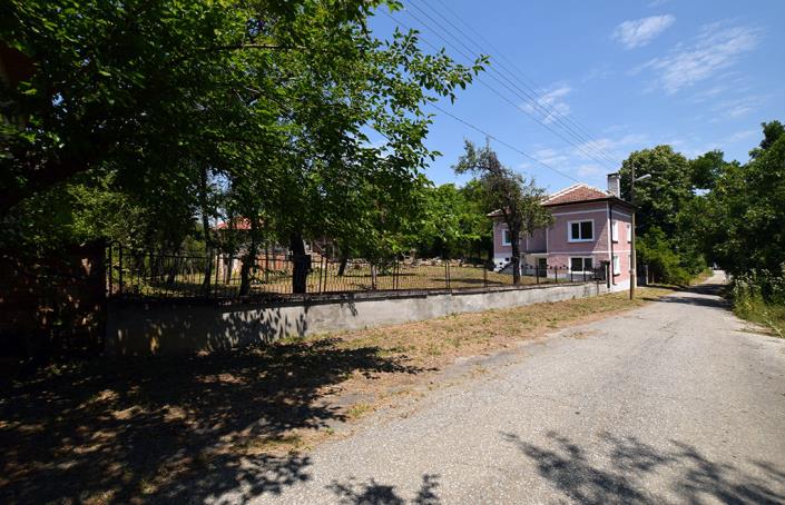 Image No.2-Maison de 3 chambres à vendre à Tarhovo
