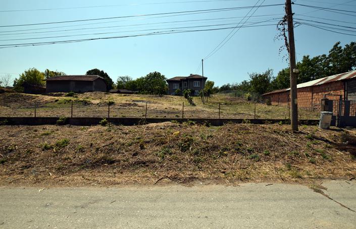 Image No.3-Maison de 4 chambres à vendre à Belene