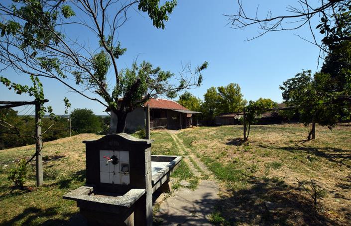 Image No.50-Maison de 4 chambres à vendre à Belene