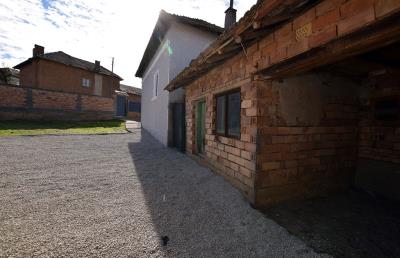 PAY-MONTHLY-HOMES--MOWLEM-BULGARIA--KARAISEN--BELLA-HOUSE--24