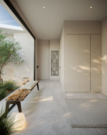 view12penthouse-entry-hall-scaled