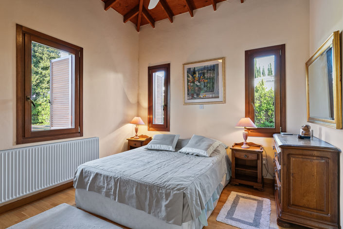 Image No.2-4 Bed Villa for sale