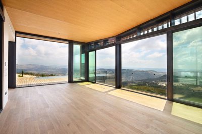 topos-living-room-area-with-view-1-1620x1080