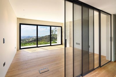 topos-special-door-feature-1-1620x1080