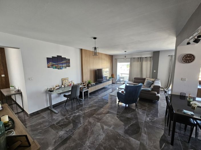 Image No.2-Appartement de 3 chambres à vendre à Zakaki