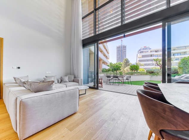 Image No.2-4 Bed House for sale