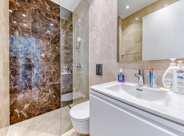 Image No.20-4 Bed House for sale