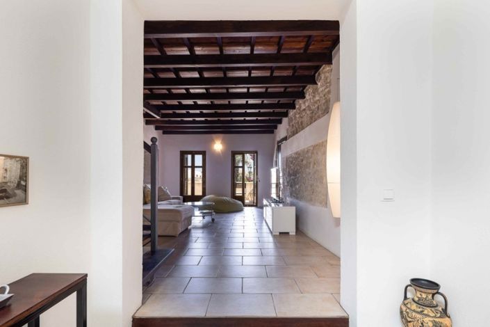 Image No.11-4 Bed House for sale