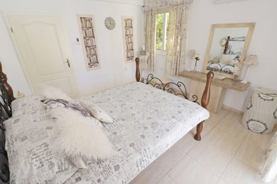 63466-detached-villa-for-sale-in-sea-cavesori