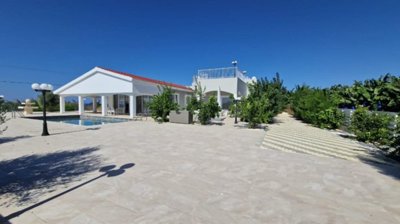 60302-bungalow-for-sale-in-sea-cavesorig