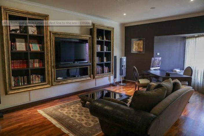 Image No.15-5 Bed House for sale